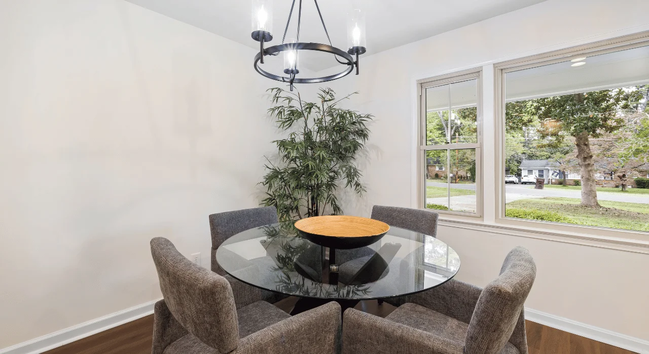 Round Glass Coffee Table for Elegancy and Versatility Round Glass Coffee Table